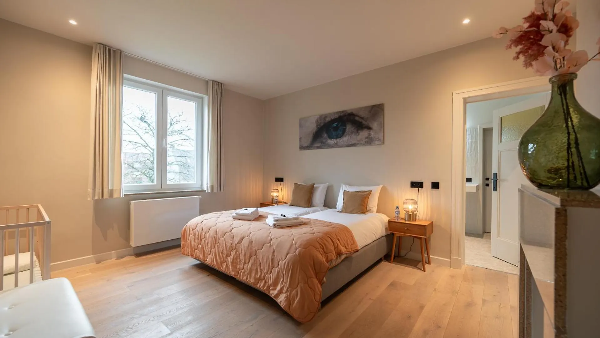 Villa Cezar - Big House At The Center Of Bruges - Free Parking