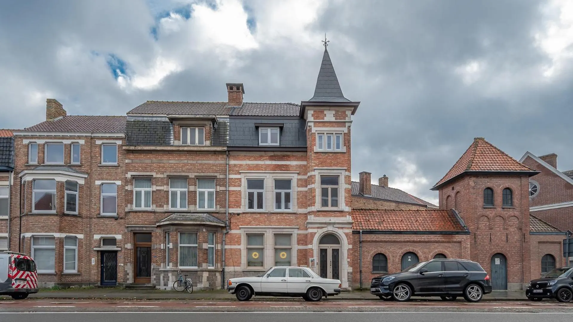 Villa Cezar - Big House At The Center Of Bruges - Free Parking Belgium