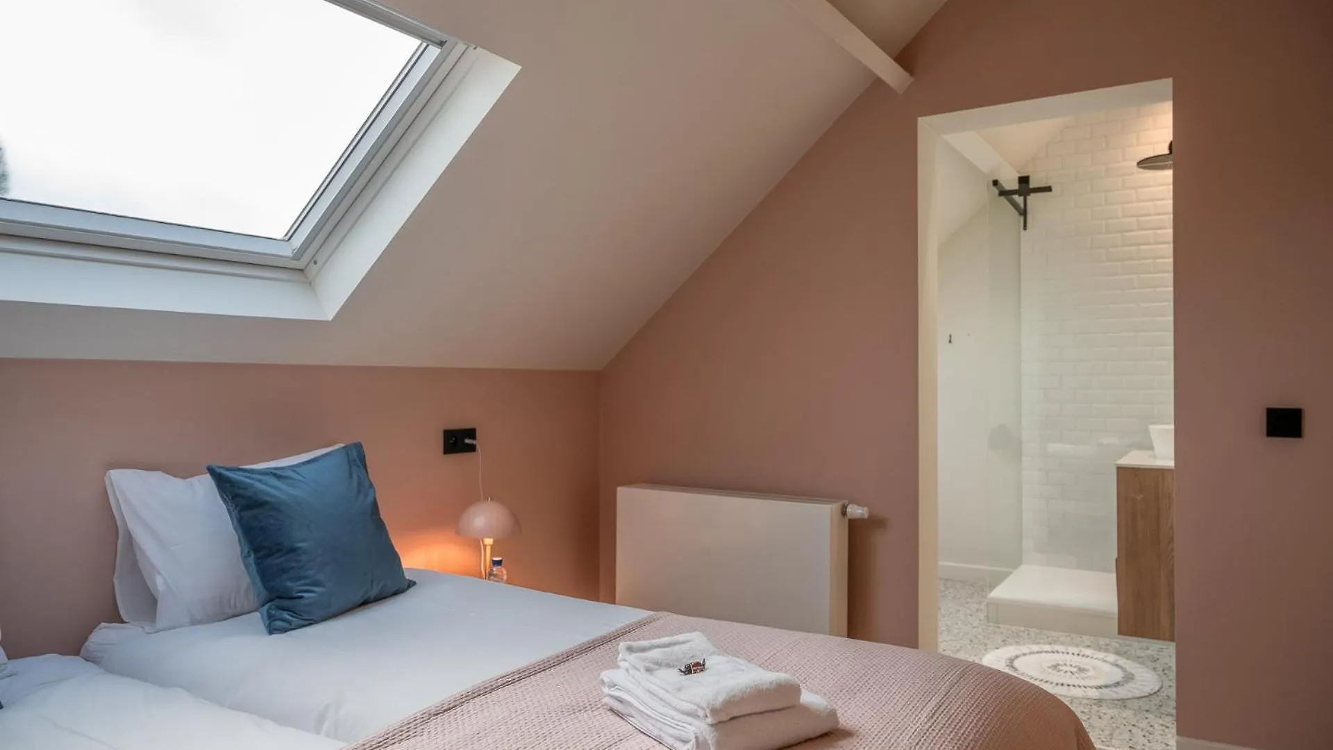 Villa Cezar - Big House At The Center Of Bruges - Free Parking