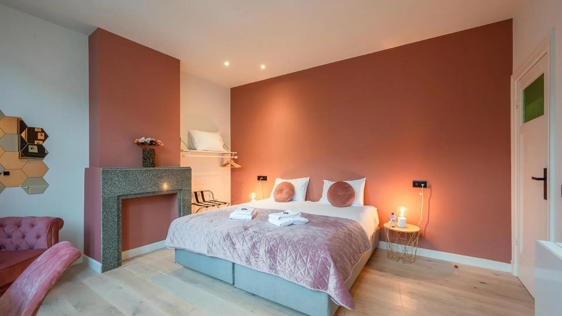 Villa Cezar - Big House At The Center Of Bruges - Free Parking 0*,  Belgien